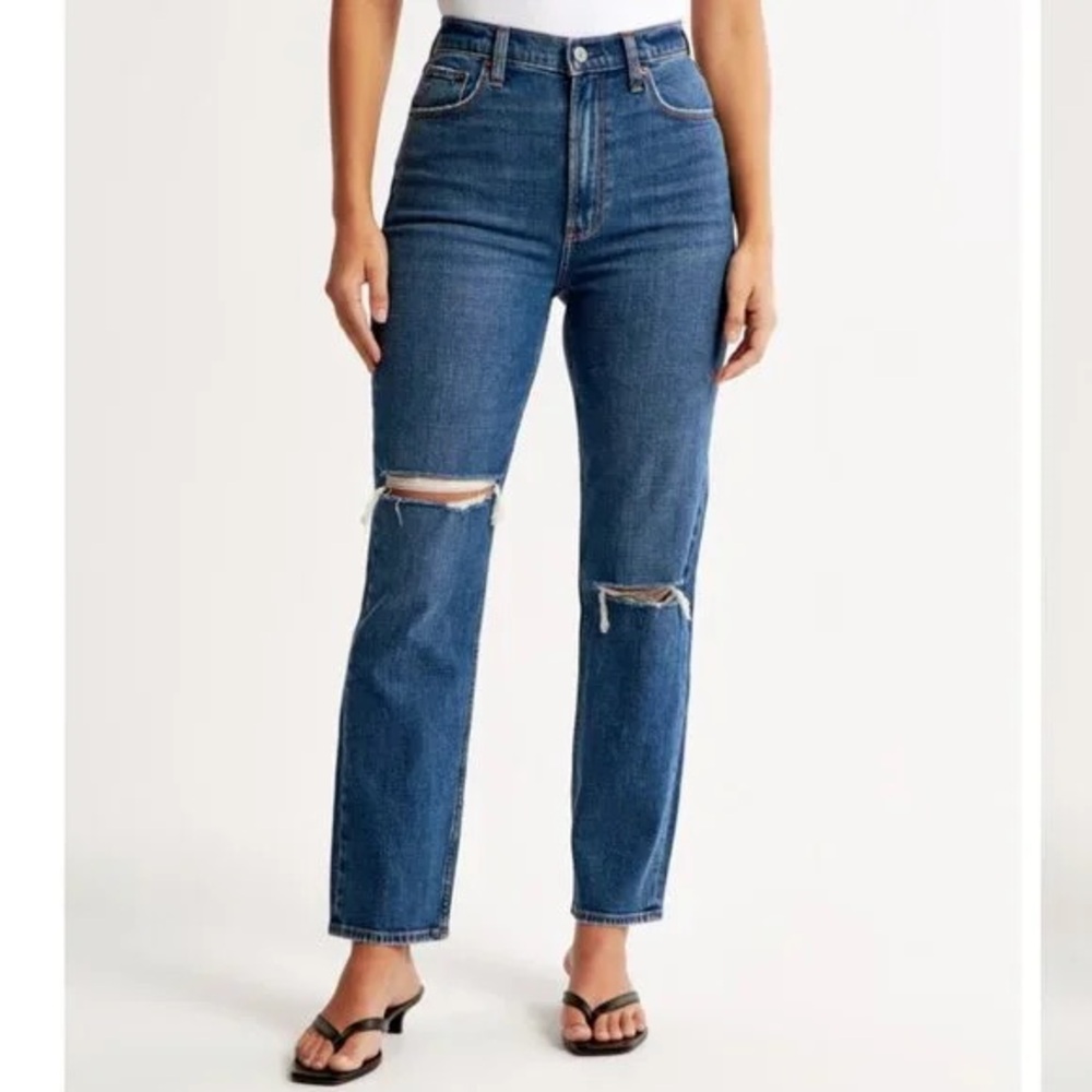 Abercrombie Women's Curve Love Ultra High Rise Ankle Straight Jean